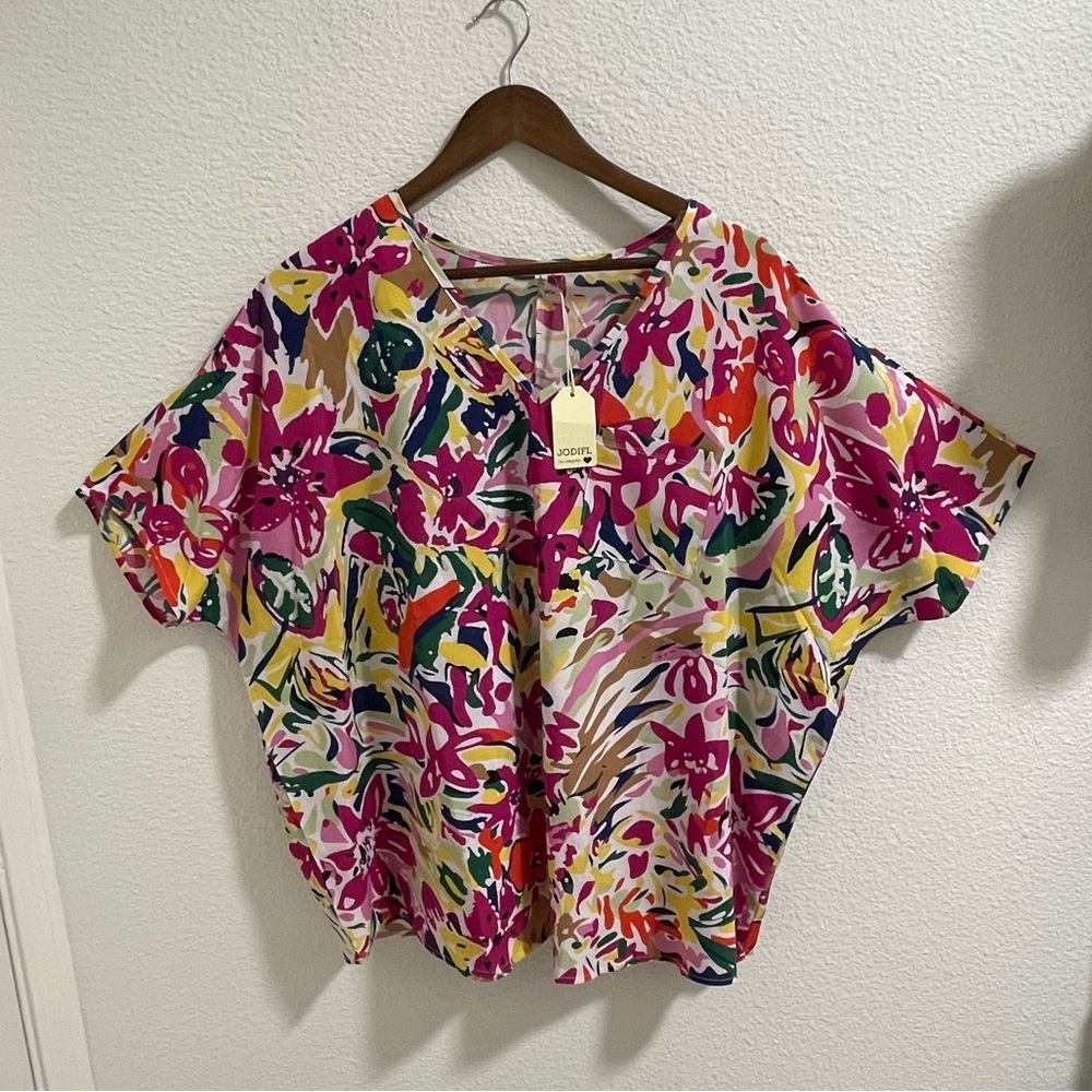 Jodifl Bright Multicolor oversized Floral V-Neck Tunic Top NWT
